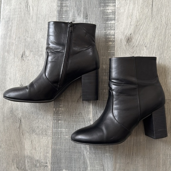 Faux Leather block heel ankle boots - Picture 2 of 8